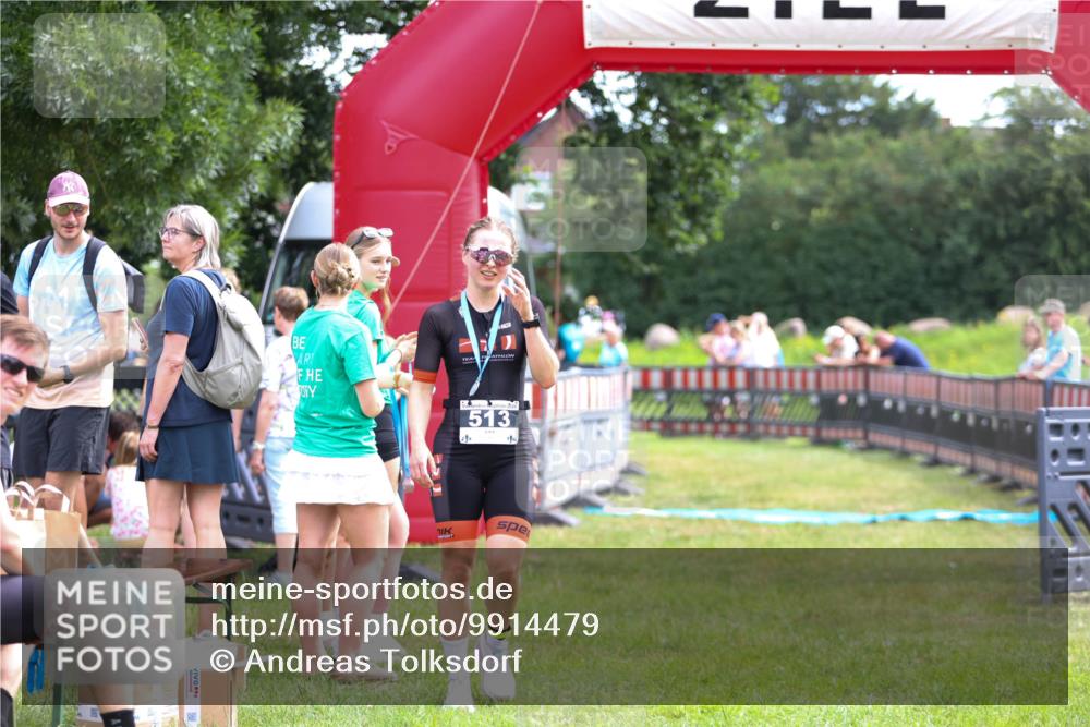 21.06.2026 - 29. Vierlanden-Triathlon Andreas Tolksdorf http://msf.ph/oto/9914479 21.06.2026 11:25:28 Ziel 584 meine-sportfotos.de
