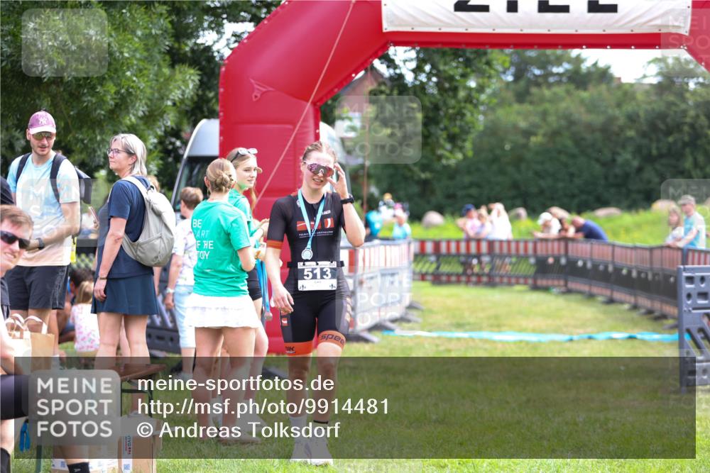 21.06.2026 - 29. Vierlanden-Triathlon Andreas Tolksdorf http://msf.ph/oto/9914481 21.06.2026 11:25:28 Ziel 584 meine-sportfotos.de