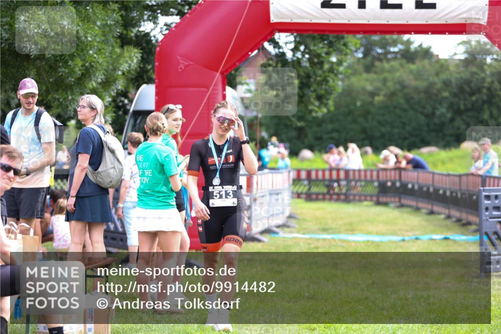 21.06.2026 - 29. Vierlanden-Triathlon Andreas Tolksdorf http://msf.ph/oto/9914482 21.06.2026 11:25:28 Ziel 584 meine-sportfotos.de
