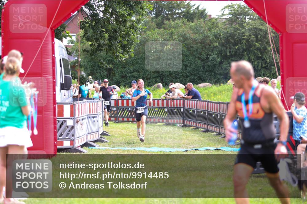 21.06.2026 - 29. Vierlanden-Triathlon Andreas Tolksdorf http://msf.ph/oto/9914485 21.06.2026 11:25:38 Ziel 357, 359, 393, 584, 603 meine-sportfotos.de
