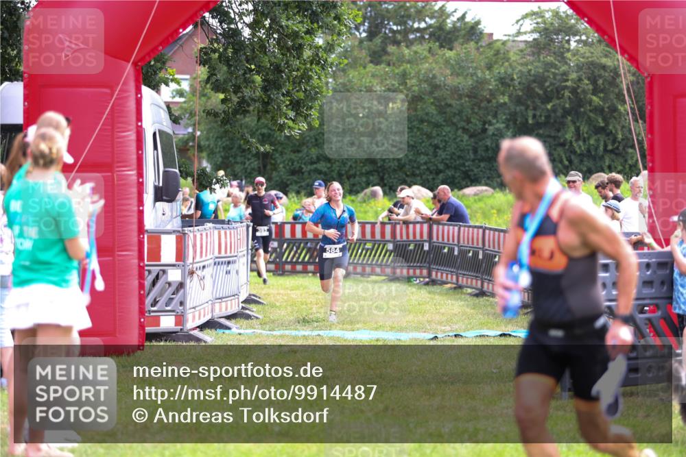 21.06.2026 - 29. Vierlanden-Triathlon Andreas Tolksdorf http://msf.ph/oto/9914487 21.06.2026 11:25:38 Ziel 357, 359, 393, 584, 603 meine-sportfotos.de