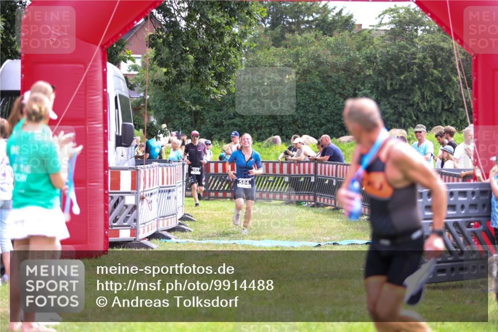 21.06.2026 - 29. Vierlanden-Triathlon Andreas Tolksdorf http://msf.ph/oto/9914488 21.06.2026 11:25:38 Ziel 357, 359, 393, 584, 603 meine-sportfotos.de