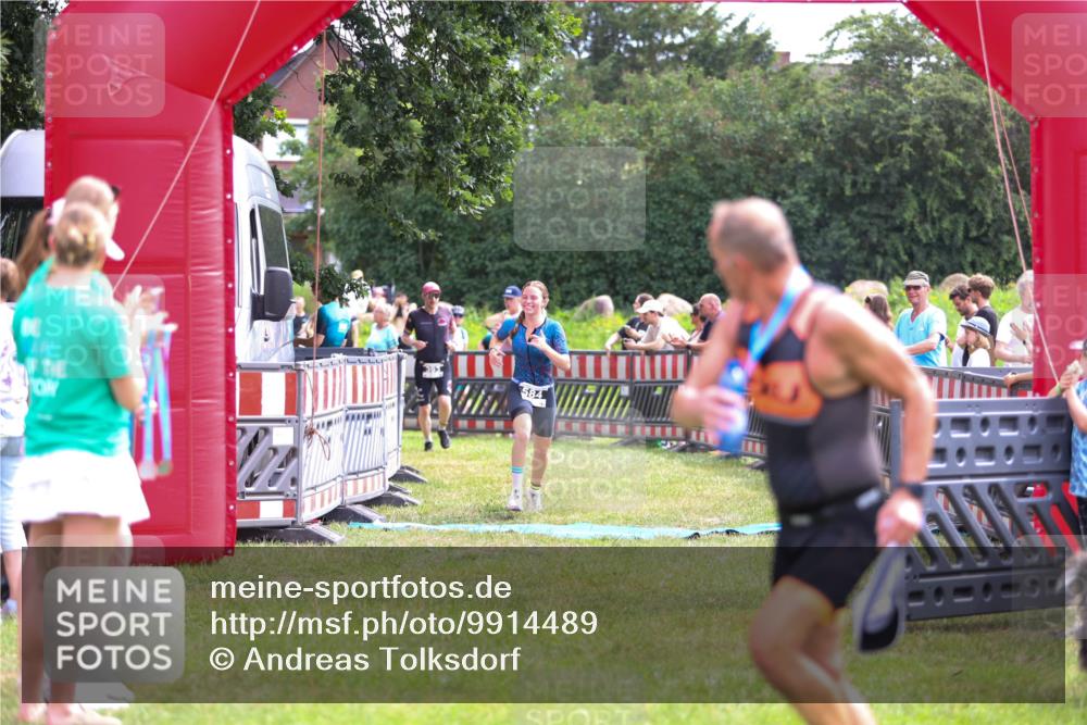 21.06.2026 - 29. Vierlanden-Triathlon Andreas Tolksdorf http://msf.ph/oto/9914489 21.06.2026 11:25:38 Ziel 357, 359, 393, 584, 603 meine-sportfotos.de