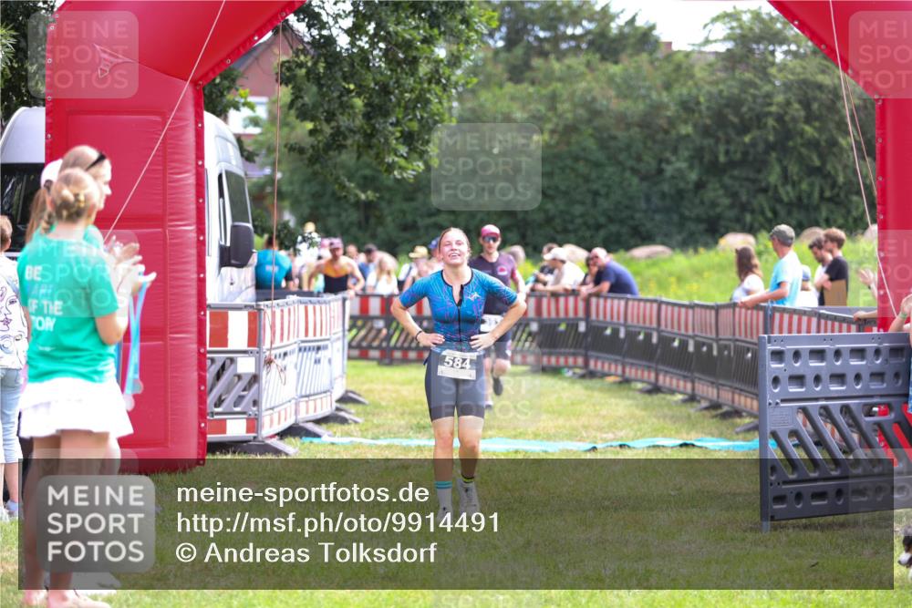 21.06.2026 - 29. Vierlanden-Triathlon Andreas Tolksdorf http://msf.ph/oto/9914491 21.06.2026 11:25:40 Ziel 357, 359, 393, 584, 603 meine-sportfotos.de