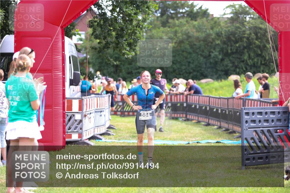 21.06.2026 - 29. Vierlanden-Triathlon Andreas Tolksdorf http://msf.ph/oto/9914494 21.06.2026 11:25:41 Ziel 357, 359, 393, 584, 603 meine-sportfotos.de