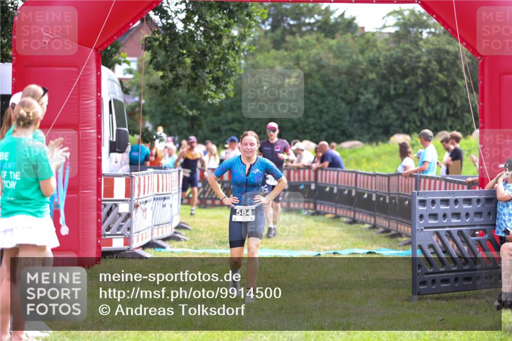 21.06.2026 - 29. Vierlanden-Triathlon Andreas Tolksdorf http://msf.ph/oto/9914500 21.06.2026 11:25:41 Ziel 357, 359, 393, 584, 603 meine-sportfotos.de