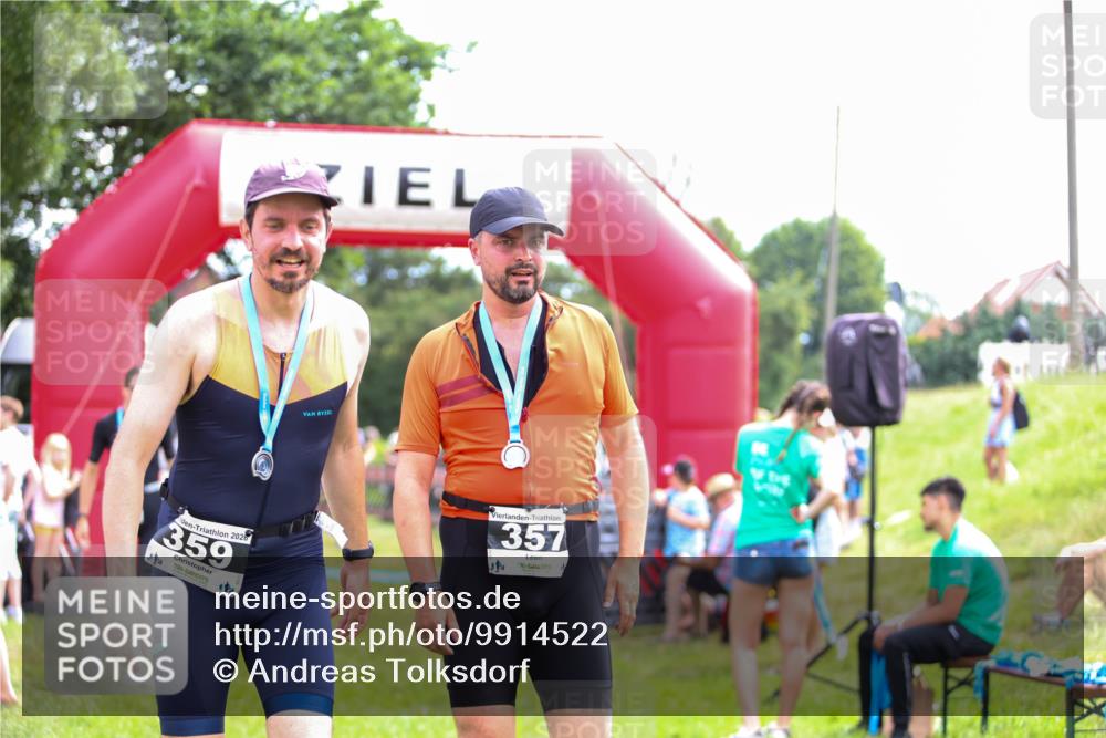21.06.2026 - 29. Vierlanden-Triathlon Andreas Tolksdorf http://msf.ph/oto/9914522 21.06.2026 11:26:00 Ziel 477, 562 meine-sportfotos.de