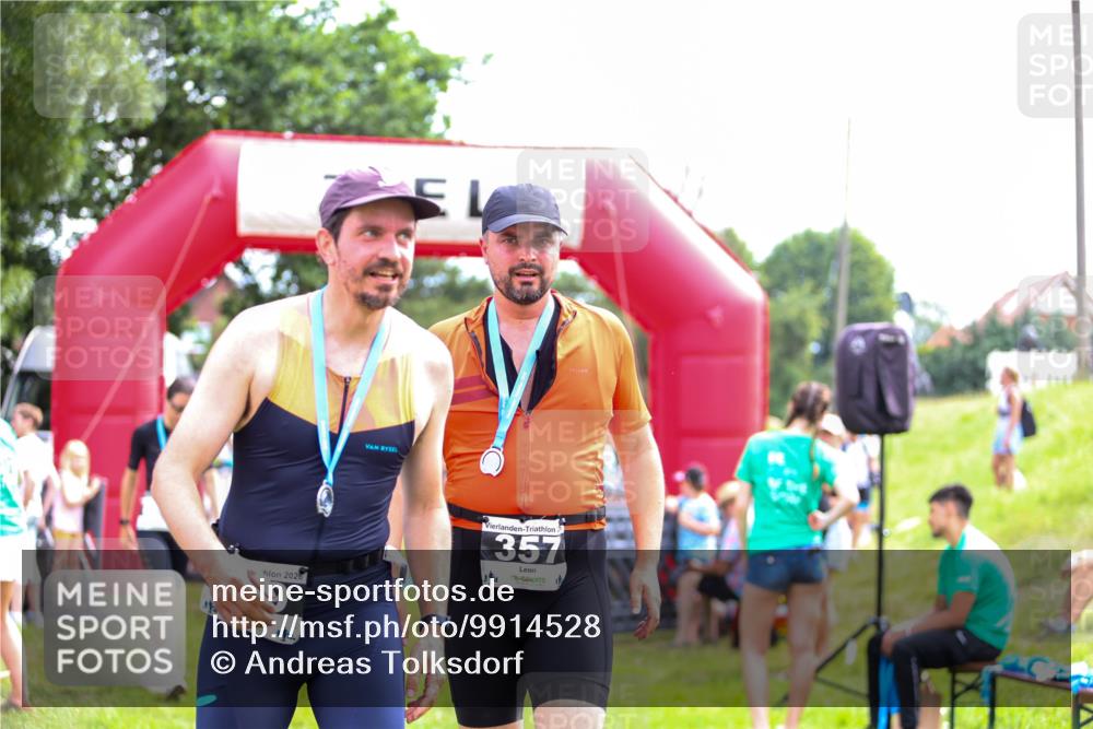 21.06.2026 - 29. Vierlanden-Triathlon Andreas Tolksdorf http://msf.ph/oto/9914528 21.06.2026 11:26:00 Ziel 477, 562 meine-sportfotos.de