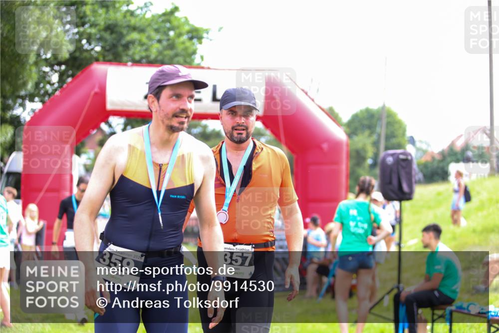21.06.2026 - 29. Vierlanden-Triathlon Andreas Tolksdorf http://msf.ph/oto/9914530 21.06.2026 11:26:00 Ziel 477, 562 meine-sportfotos.de