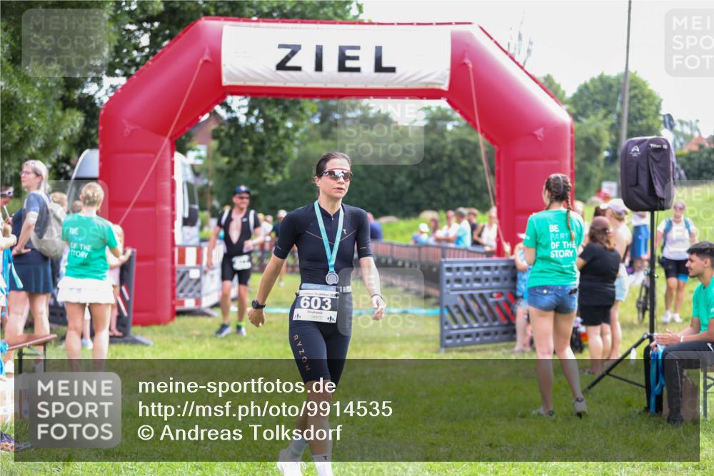 21.06.2026 - 29. Vierlanden-Triathlon Andreas Tolksdorf http://msf.ph/oto/9914535 21.06.2026 11:26:04 Ziel 477, 562 meine-sportfotos.de