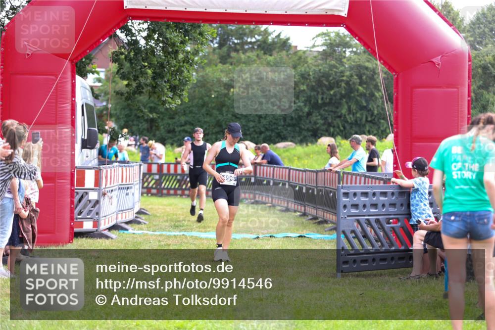 21.06.2026 - 29. Vierlanden-Triathlon Andreas Tolksdorf http://msf.ph/oto/9914546 21.06.2026 11:26:27 Ziel 496, 564, 1356 meine-sportfotos.de