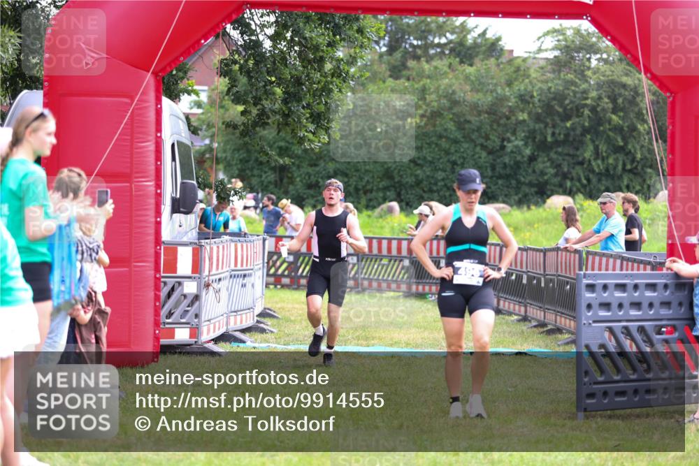 21.06.2026 - 29. Vierlanden-Triathlon Andreas Tolksdorf http://msf.ph/oto/9914555 21.06.2026 11:26:29 Ziel 496, 564, 1356 meine-sportfotos.de