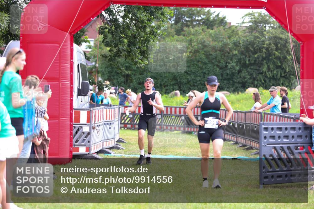 21.06.2026 - 29. Vierlanden-Triathlon Andreas Tolksdorf http://msf.ph/oto/9914556 21.06.2026 11:26:29 Ziel 496, 564, 1356 meine-sportfotos.de