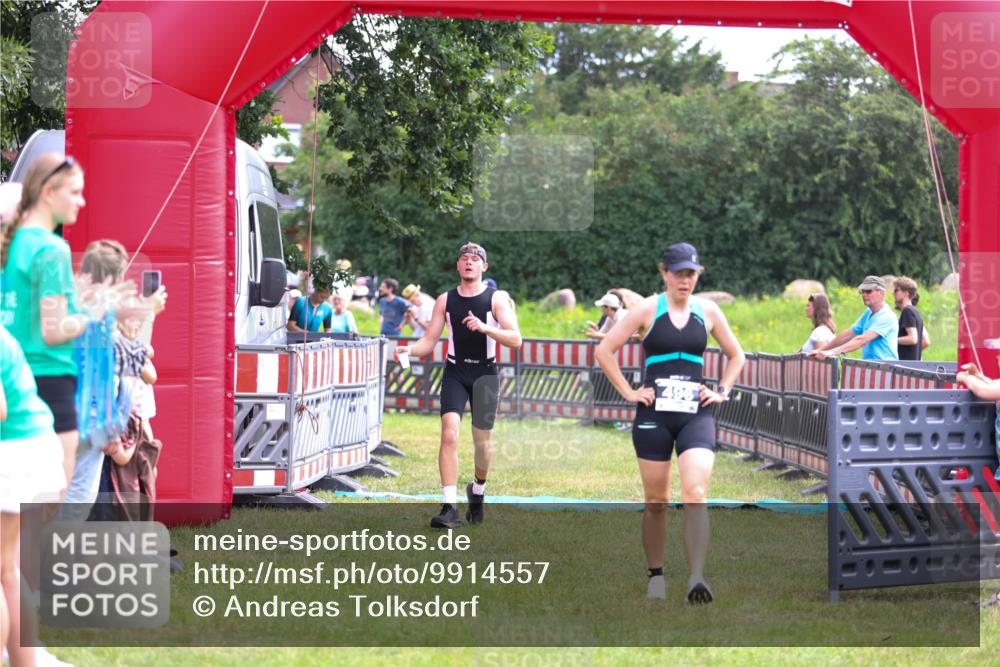 21.06.2026 - 29. Vierlanden-Triathlon Andreas Tolksdorf http://msf.ph/oto/9914557 21.06.2026 11:26:29 Ziel 496, 564, 1356 meine-sportfotos.de