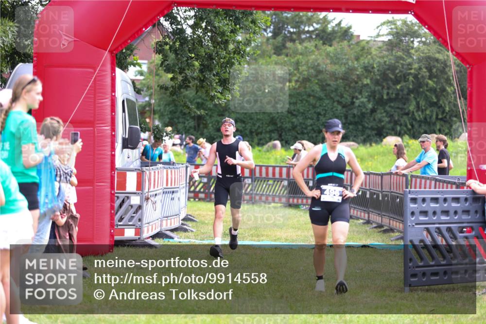 21.06.2026 - 29. Vierlanden-Triathlon Andreas Tolksdorf http://msf.ph/oto/9914558 21.06.2026 11:26:29 Ziel 496, 564, 1356 meine-sportfotos.de