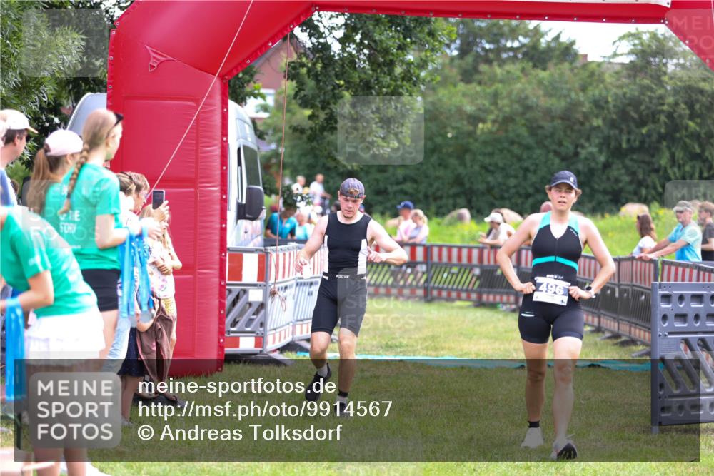 21.06.2026 - 29. Vierlanden-Triathlon Andreas Tolksdorf http://msf.ph/oto/9914567 21.06.2026 11:26:30 Ziel 536, 564, 1356 meine-sportfotos.de