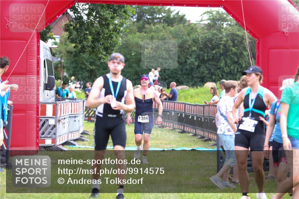 21.06.2026 - 29. Vierlanden-Triathlon Andreas Tolksdorf http://msf.ph/oto/9914575 21.06.2026 11:26:36 Ziel 536, 564, 1356 meine-sportfotos.de
