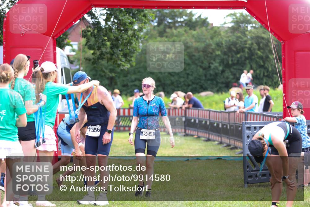 21.06.2026 - 29. Vierlanden-Triathlon Andreas Tolksdorf http://msf.ph/oto/9914580 21.06.2026 11:26:40 Ziel 536, 564, 1356 meine-sportfotos.de