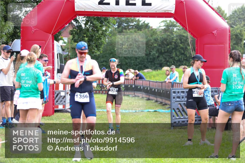 21.06.2026 - 29. Vierlanden-Triathlon Andreas Tolksdorf http://msf.ph/oto/9914596 21.06.2026 11:26:45 Ziel 480, 526, 536 meine-sportfotos.de