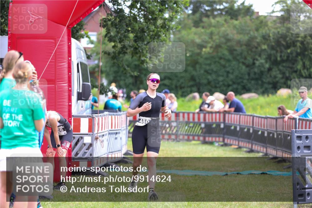 21.06.2026 - 29. Vierlanden-Triathlon Andreas Tolksdorf http://msf.ph/oto/9914624 21.06.2026 11:26:58 Ziel 353, 480, 526 meine-sportfotos.de