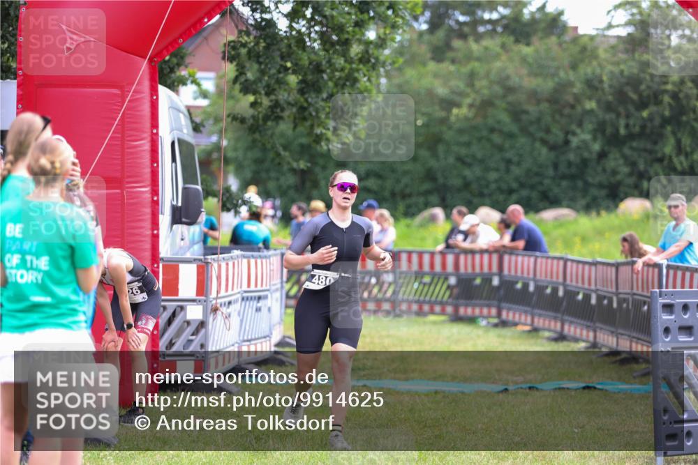 21.06.2026 - 29. Vierlanden-Triathlon Andreas Tolksdorf http://msf.ph/oto/9914625 21.06.2026 11:26:58 Ziel 353, 480, 526 meine-sportfotos.de