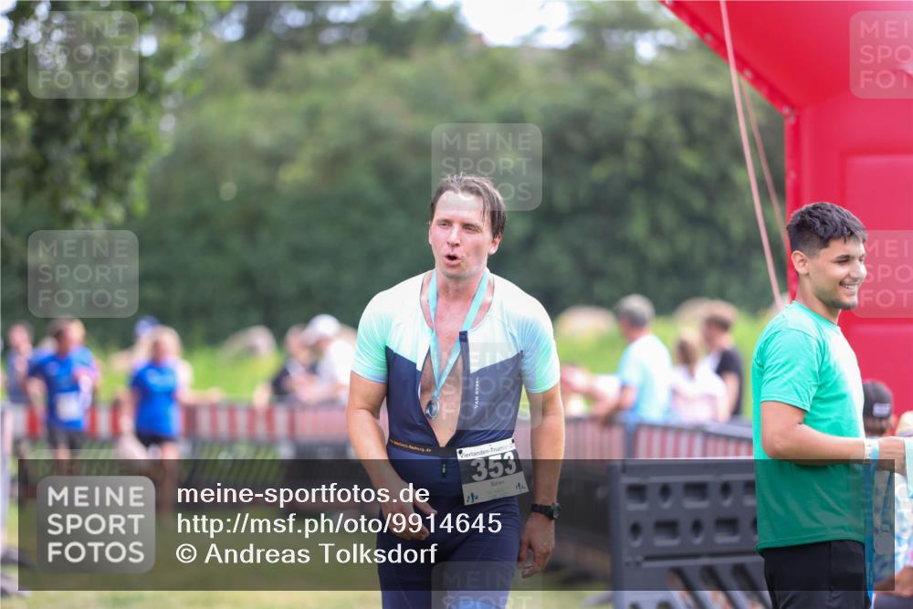 21.06.2026 - 29. Vierlanden-Triathlon Andreas Tolksdorf http://msf.ph/oto/9914645 21.06.2026 11:27:17 Ziel 442, 619 meine-sportfotos.de