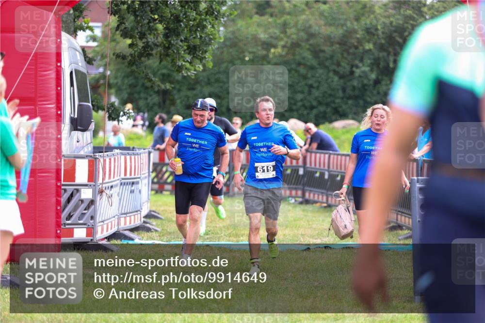 21.06.2026 - 29. Vierlanden-Triathlon Andreas Tolksdorf http://msf.ph/oto/9914649 21.06.2026 11:27:25 Ziel 442, 521, 619 meine-sportfotos.de