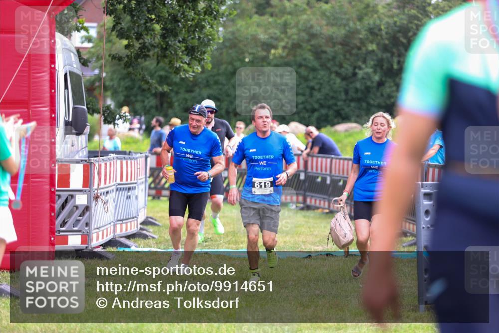 21.06.2026 - 29. Vierlanden-Triathlon Andreas Tolksdorf http://msf.ph/oto/9914651 21.06.2026 11:27:25 Ziel 442, 521, 619 meine-sportfotos.de