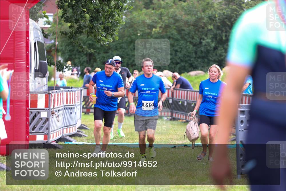 21.06.2026 - 29. Vierlanden-Triathlon Andreas Tolksdorf http://msf.ph/oto/9914652 21.06.2026 11:27:25 Ziel 442, 521, 619 meine-sportfotos.de