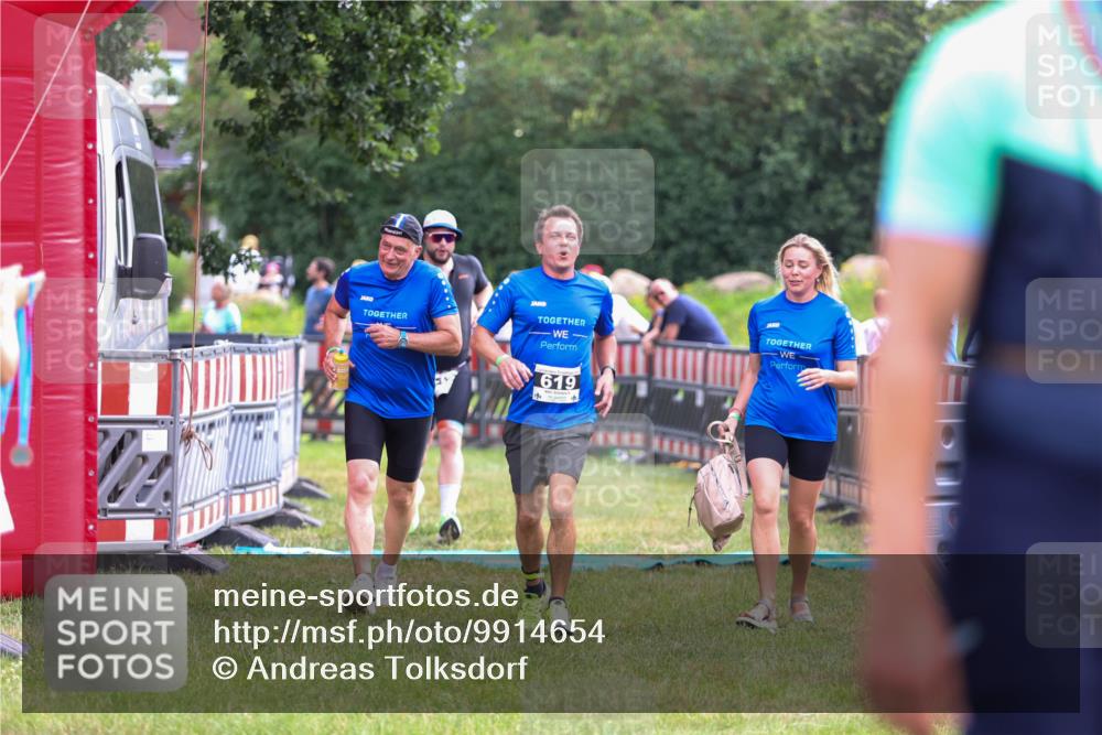 21.06.2026 - 29. Vierlanden-Triathlon Andreas Tolksdorf http://msf.ph/oto/9914654 21.06.2026 11:27:25 Ziel 442, 521, 619 meine-sportfotos.de
