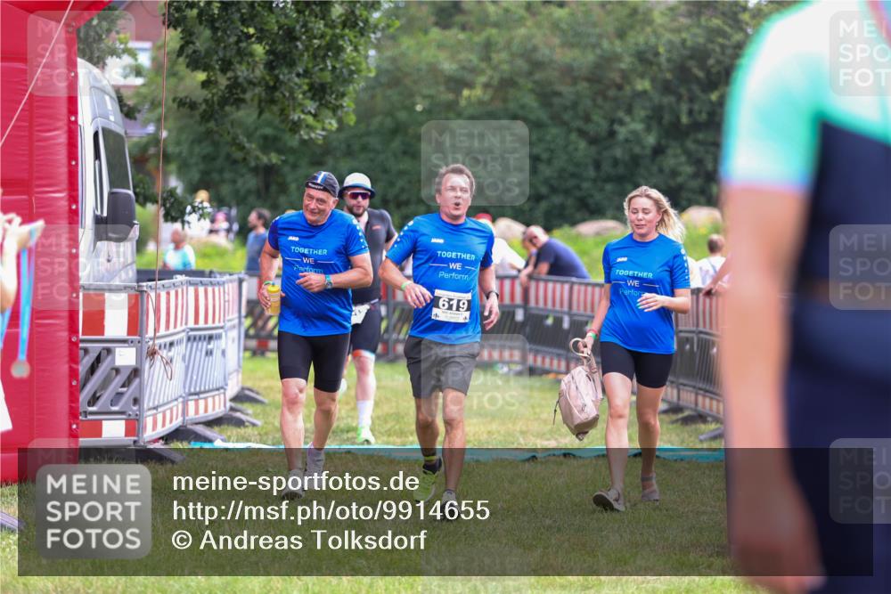 21.06.2026 - 29. Vierlanden-Triathlon Andreas Tolksdorf http://msf.ph/oto/9914655 21.06.2026 11:27:25 Ziel 442, 521, 619 meine-sportfotos.de