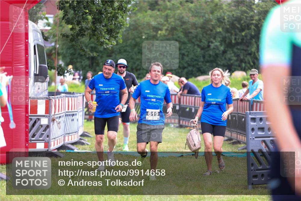 21.06.2026 - 29. Vierlanden-Triathlon Andreas Tolksdorf http://msf.ph/oto/9914658 21.06.2026 11:27:25 Ziel 442, 521, 619 meine-sportfotos.de