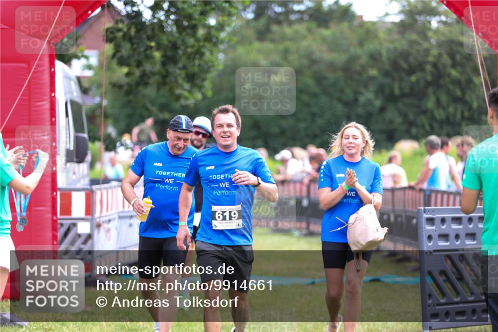 21.06.2026 - 29. Vierlanden-Triathlon Andreas Tolksdorf http://msf.ph/oto/9914661 21.06.2026 11:27:27 Ziel 442, 521, 619 meine-sportfotos.de
