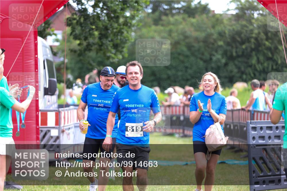 21.06.2026 - 29. Vierlanden-Triathlon Andreas Tolksdorf http://msf.ph/oto/9914663 21.06.2026 11:27:27 Ziel 442, 521, 619 meine-sportfotos.de