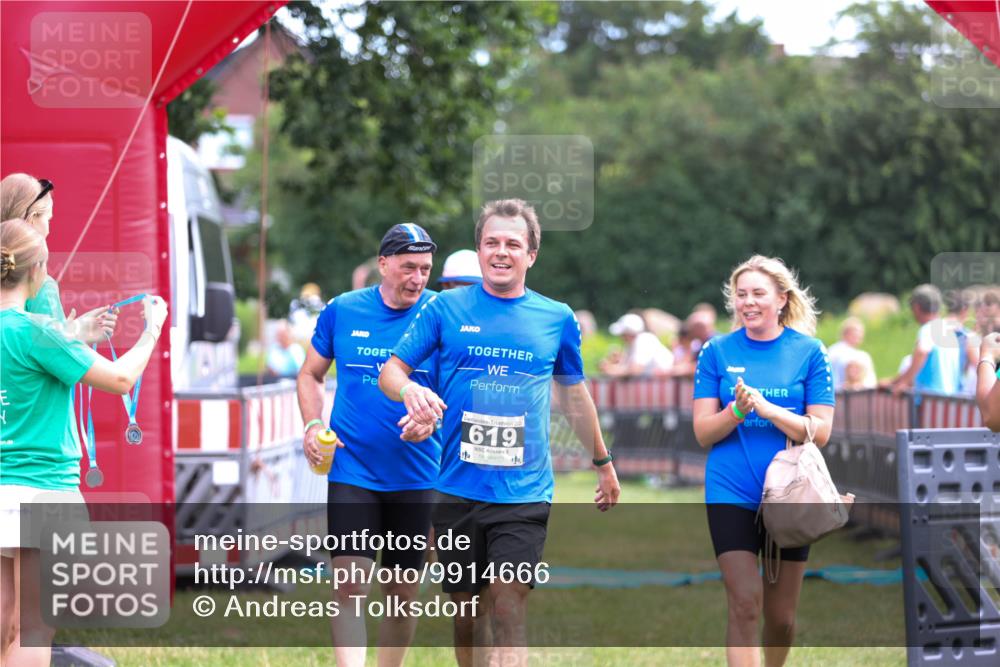 21.06.2026 - 29. Vierlanden-Triathlon Andreas Tolksdorf http://msf.ph/oto/9914666 21.06.2026 11:27:27 Ziel 442, 521, 619 meine-sportfotos.de