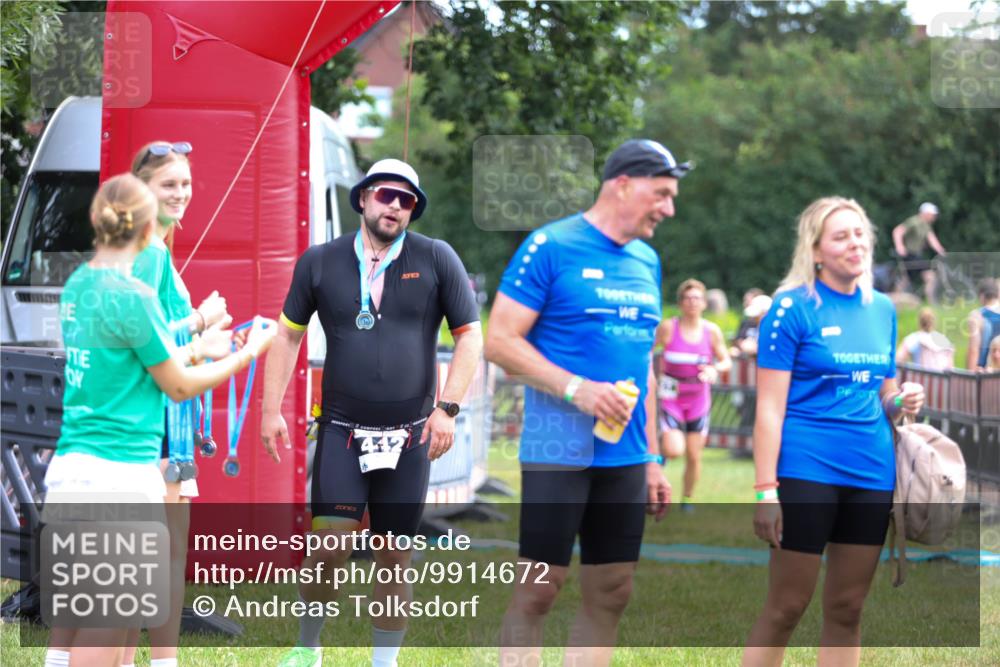 21.06.2026 - 29. Vierlanden-Triathlon Andreas Tolksdorf http://msf.ph/oto/9914672 21.06.2026 11:27:32 Ziel 521 meine-sportfotos.de