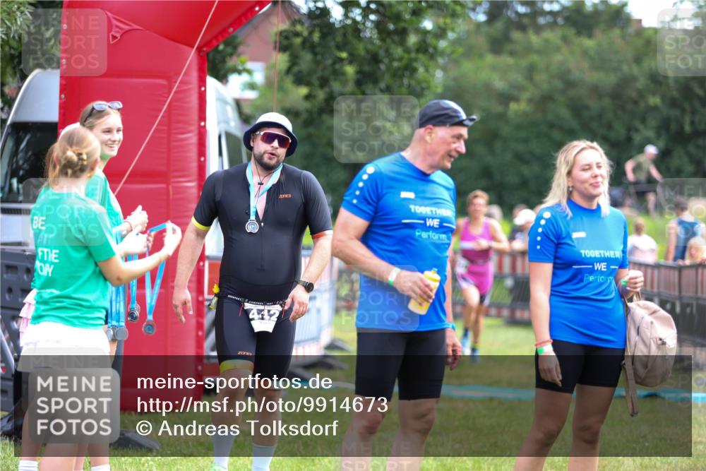 21.06.2026 - 29. Vierlanden-Triathlon Andreas Tolksdorf http://msf.ph/oto/9914673 21.06.2026 11:27:32 Ziel 521 meine-sportfotos.de