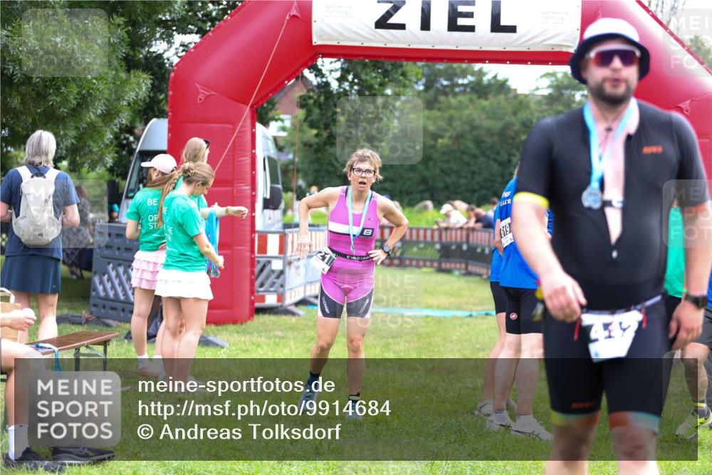21.06.2026 - 29. Vierlanden-Triathlon Andreas Tolksdorf http://msf.ph/oto/9914684 21.06.2026 11:27:41 Ziel 396 meine-sportfotos.de
