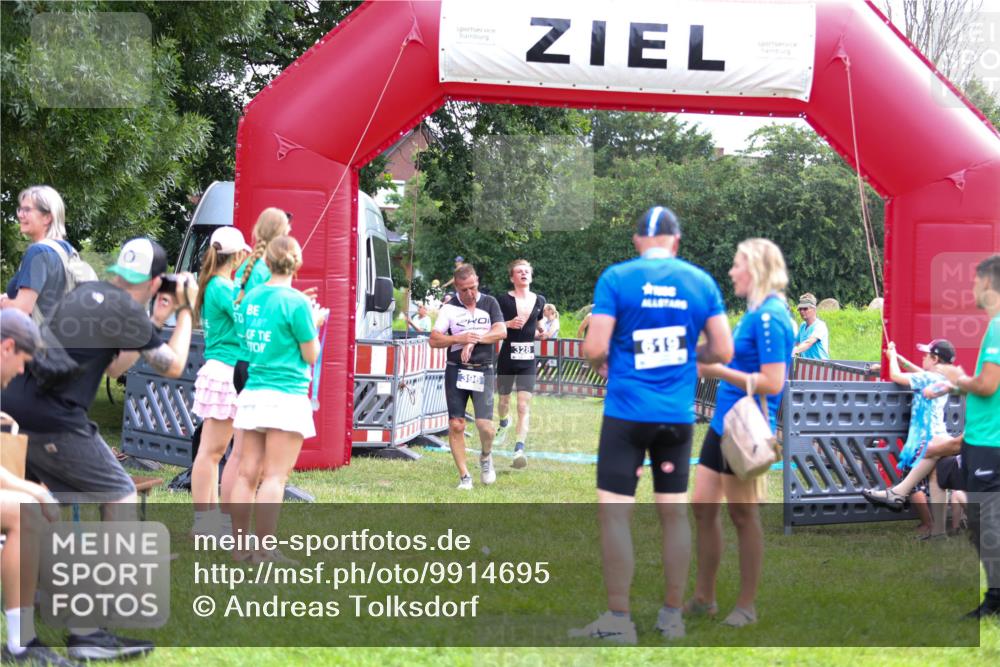 21.06.2026 - 29. Vierlanden-Triathlon Andreas Tolksdorf http://msf.ph/oto/9914695 21.06.2026 11:27:53 Ziel 328, 396 meine-sportfotos.de