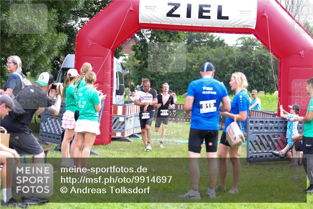 21.06.2026 - 29. Vierlanden-Triathlon Andreas Tolksdorf http://msf.ph/oto/9914697 21.06.2026 11:27:53 Ziel 328, 396 meine-sportfotos.de