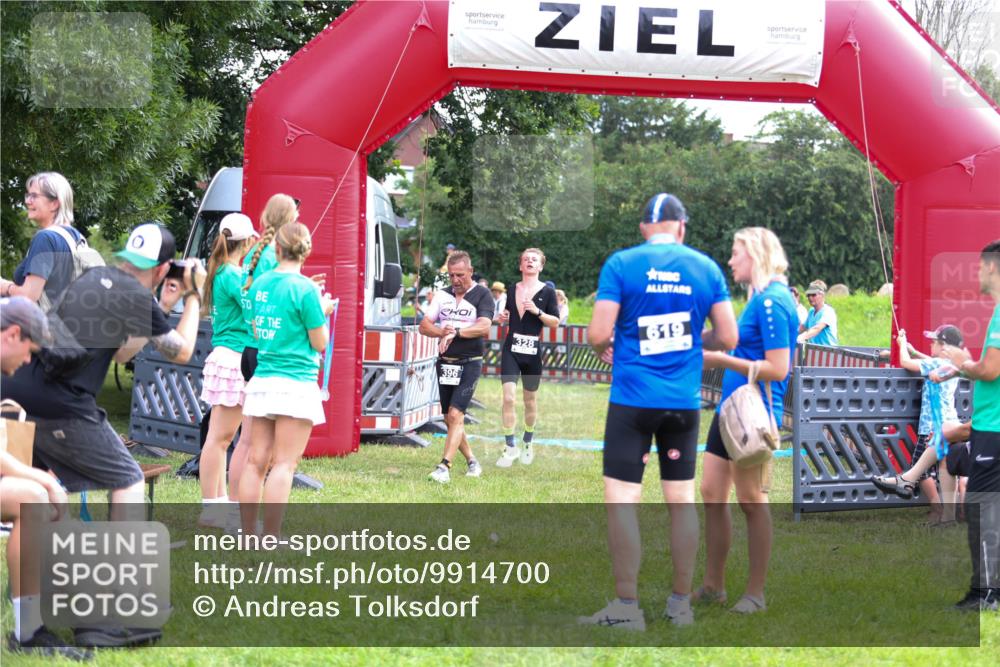 21.06.2026 - 29. Vierlanden-Triathlon Andreas Tolksdorf http://msf.ph/oto/9914700 21.06.2026 11:27:53 Ziel 328, 396 meine-sportfotos.de