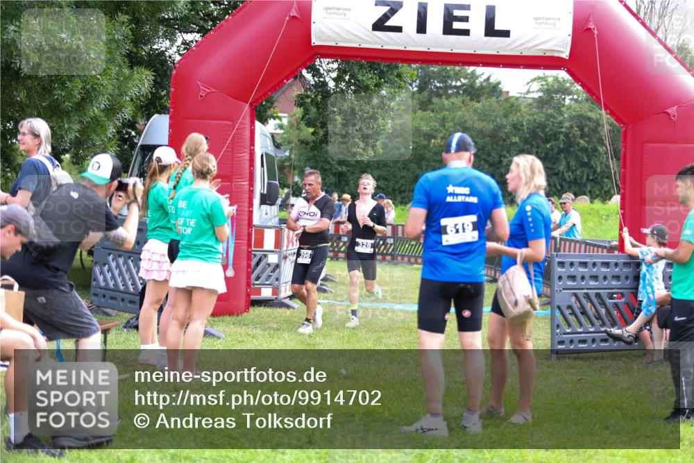 21.06.2026 - 29. Vierlanden-Triathlon Andreas Tolksdorf http://msf.ph/oto/9914702 21.06.2026 11:27:54 Ziel 328, 396 meine-sportfotos.de