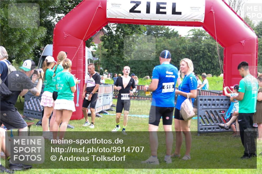 21.06.2026 - 29. Vierlanden-Triathlon Andreas Tolksdorf http://msf.ph/oto/9914707 21.06.2026 11:27:55 Ziel 328, 396 meine-sportfotos.de