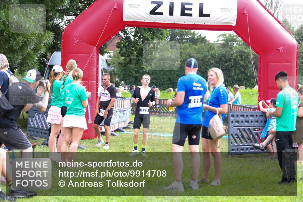 21.06.2026 - 29. Vierlanden-Triathlon Andreas Tolksdorf http://msf.ph/oto/9914708 21.06.2026 11:27:55 Ziel 328, 396 meine-sportfotos.de