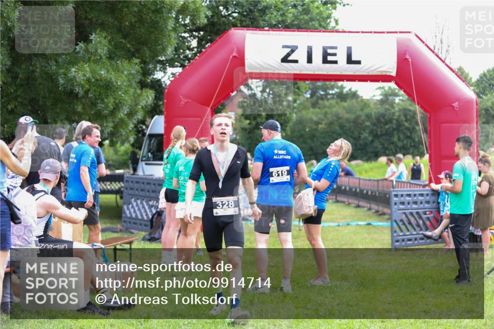 21.06.2026 - 29. Vierlanden-Triathlon Andreas Tolksdorf http://msf.ph/oto/9914714 21.06.2026 11:28:01 Ziel 591 meine-sportfotos.de