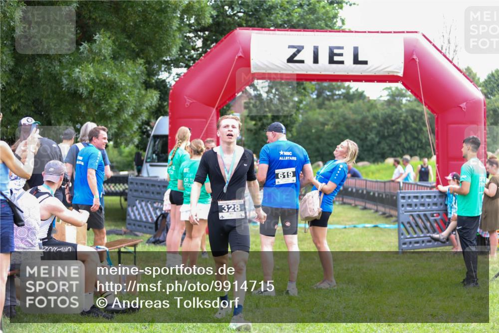 21.06.2026 - 29. Vierlanden-Triathlon Andreas Tolksdorf http://msf.ph/oto/9914715 21.06.2026 11:28:01 Ziel 591 meine-sportfotos.de
