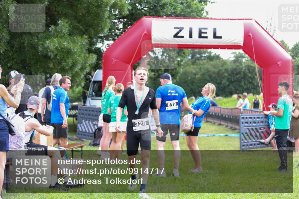 21.06.2026 - 29. Vierlanden-Triathlon Andreas Tolksdorf http://msf.ph/oto/9914717 21.06.2026 11:28:01 Ziel 591 meine-sportfotos.de