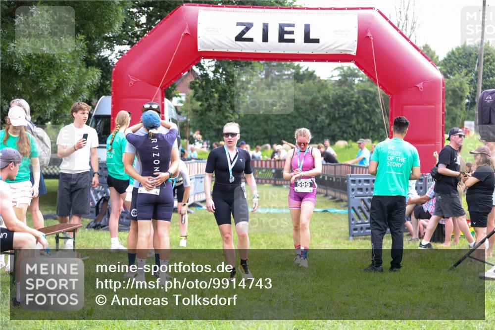 21.06.2026 - 29. Vierlanden-Triathlon Andreas Tolksdorf http://msf.ph/oto/9914743 21.06.2026 11:28:26 Ziel 401, 540 meine-sportfotos.de