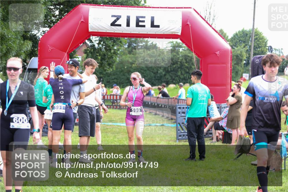 21.06.2026 - 29. Vierlanden-Triathlon Andreas Tolksdorf http://msf.ph/oto/9914749 21.06.2026 11:28:29 Ziel 401, 540 meine-sportfotos.de