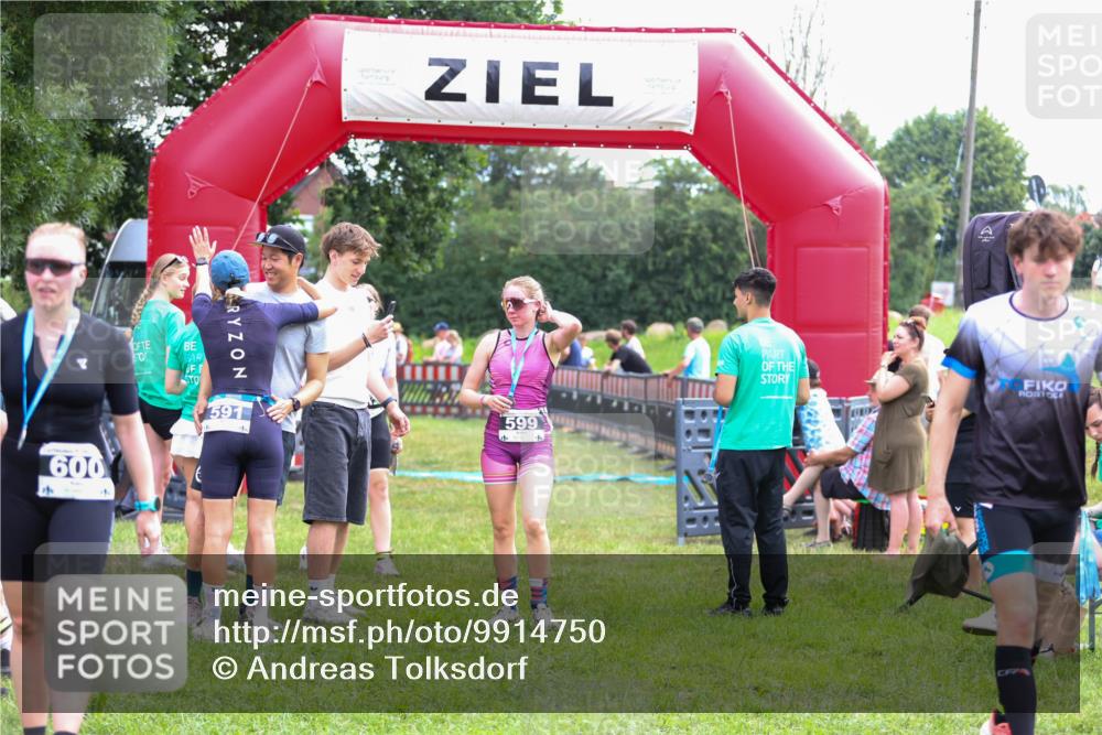 21.06.2026 - 29. Vierlanden-Triathlon Andreas Tolksdorf http://msf.ph/oto/9914750 21.06.2026 11:28:29 Ziel 401, 540 meine-sportfotos.de